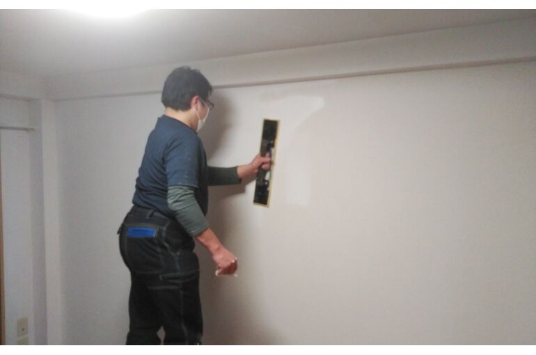 賃貸物件オーナー様 管理会社様必見です 壁紙の汚れにクロスメイクは如何でしょうか 過去の事例についてご紹介しています ハウスクリーニングは東京のライフパートナージャパン日本橋へ